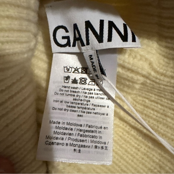Ganni Fitted Wool Rib Knit Beanie In Egret NWT - Picture 6 of 9